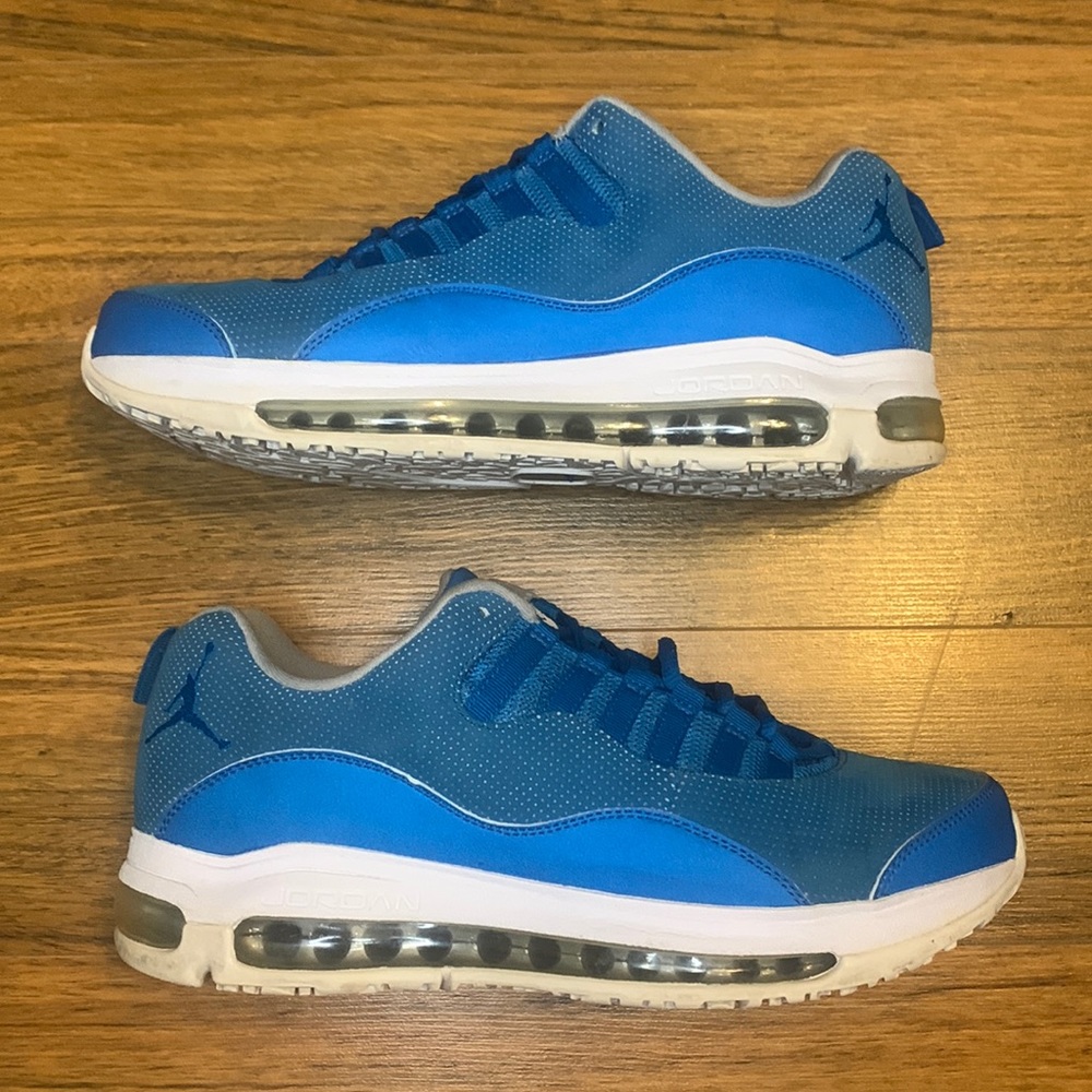Jordan CMFT Air Max 10 Size 9.5